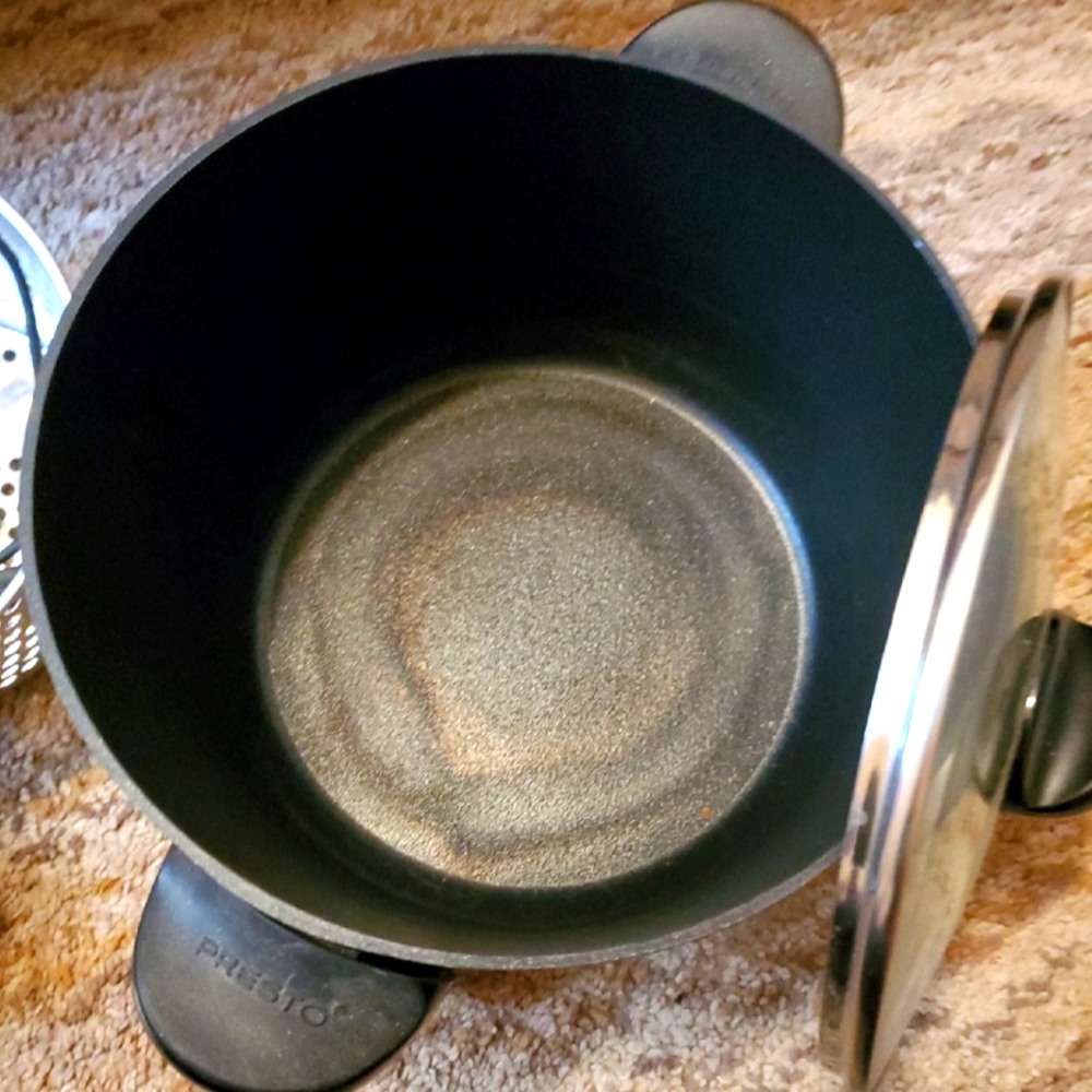 Presto kitchen kettle multi-cooker/steamer